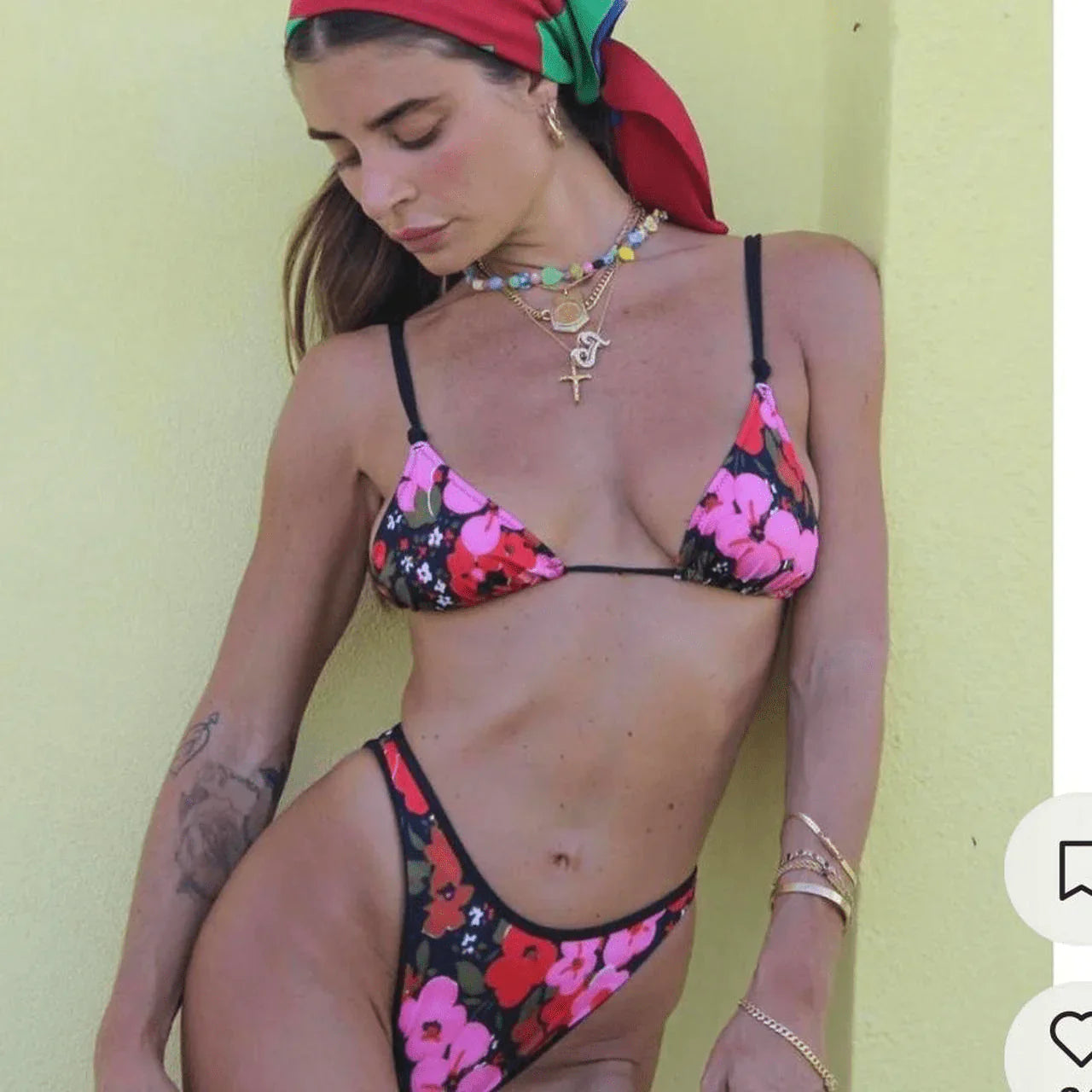 Margot - Black Flower