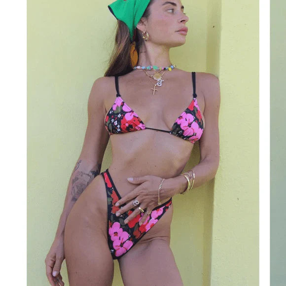 Margot - Black Flower